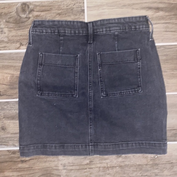 Old navy black Jean skirt - Picture 2 of 3